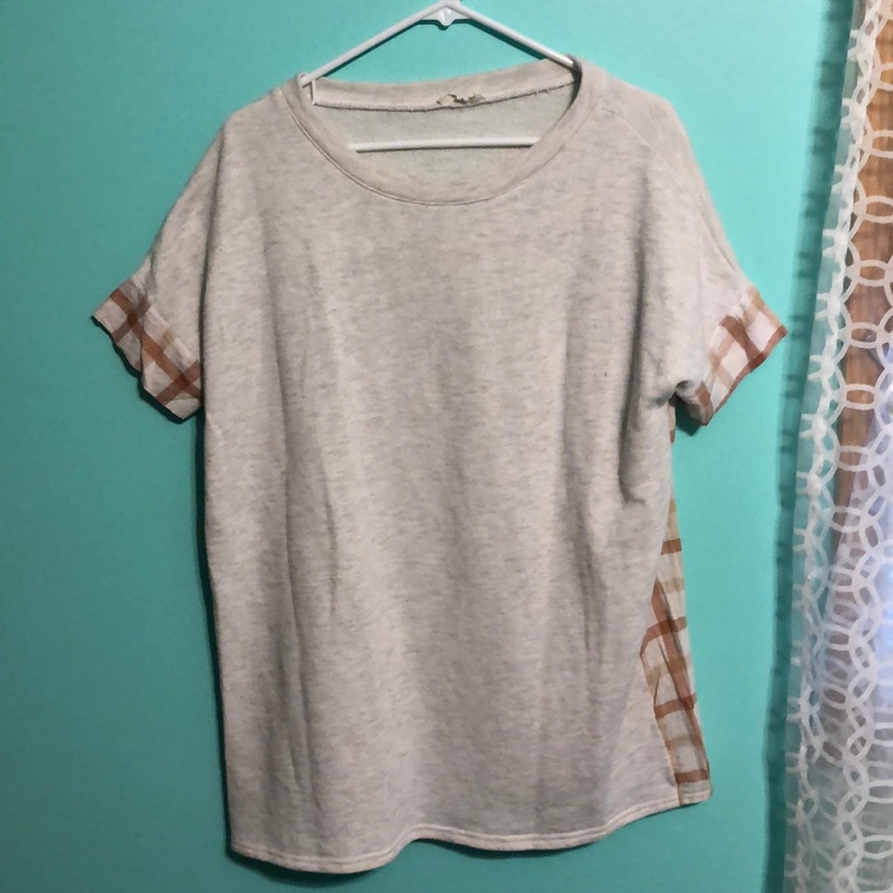 Short sleeve top